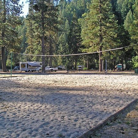 Yosemite Lakes Bunkhouse Cabin 27 Hotel Harden Flat Exterior photo