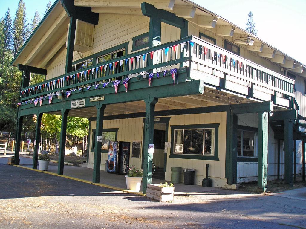 Yosemite Lakes Bunkhouse Cabin 27 Hotel Harden Flat Exterior photo