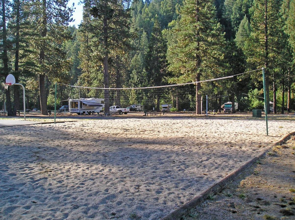 Yosemite Lakes Bunkhouse Cabin 27 Hotel Harden Flat Exterior photo